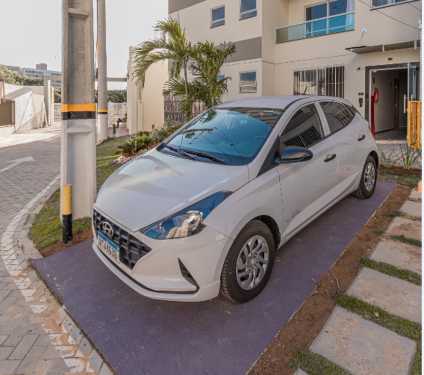 Carro estacionado em uma garagem para ilustrar uma facilidade do Luggo Jardim Carvalho